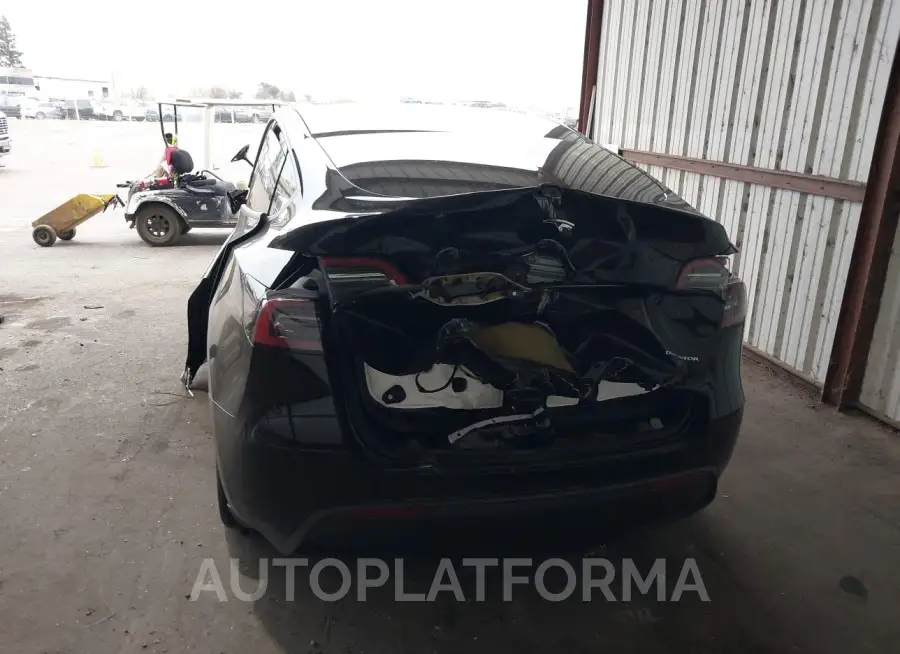 TESLA MODEL Y 2023 vin 7SAYGAEE5PF606336 from auto auction Iaai