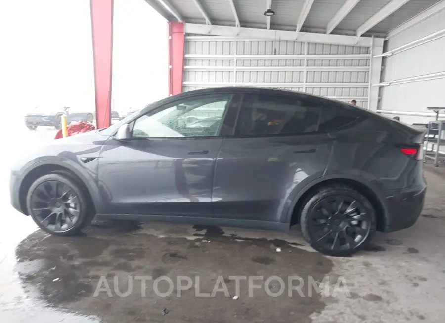 TESLA MODEL Y 2024 vin 7SAYGDED5RF036124 from auto auction Iaai