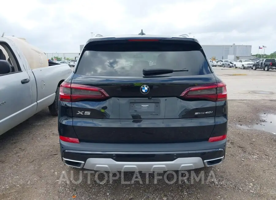 BMW X5 2021 vin 5UXCR4C01M9G10725 from auto auction Iaai