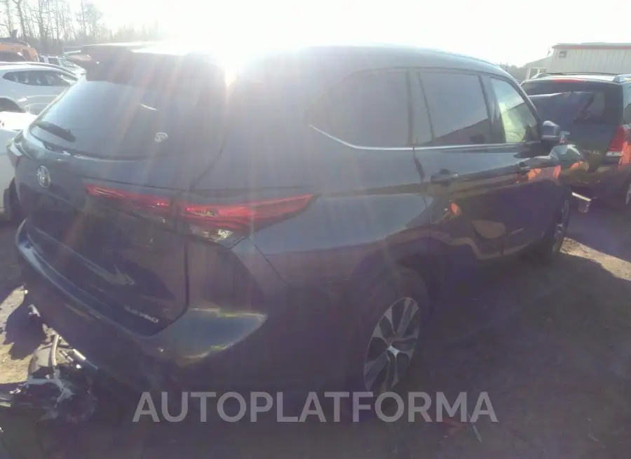 TOYOTA HIGHLANDER 2021 vin 5TDGZRBH9MS126811 from auto auction Iaai