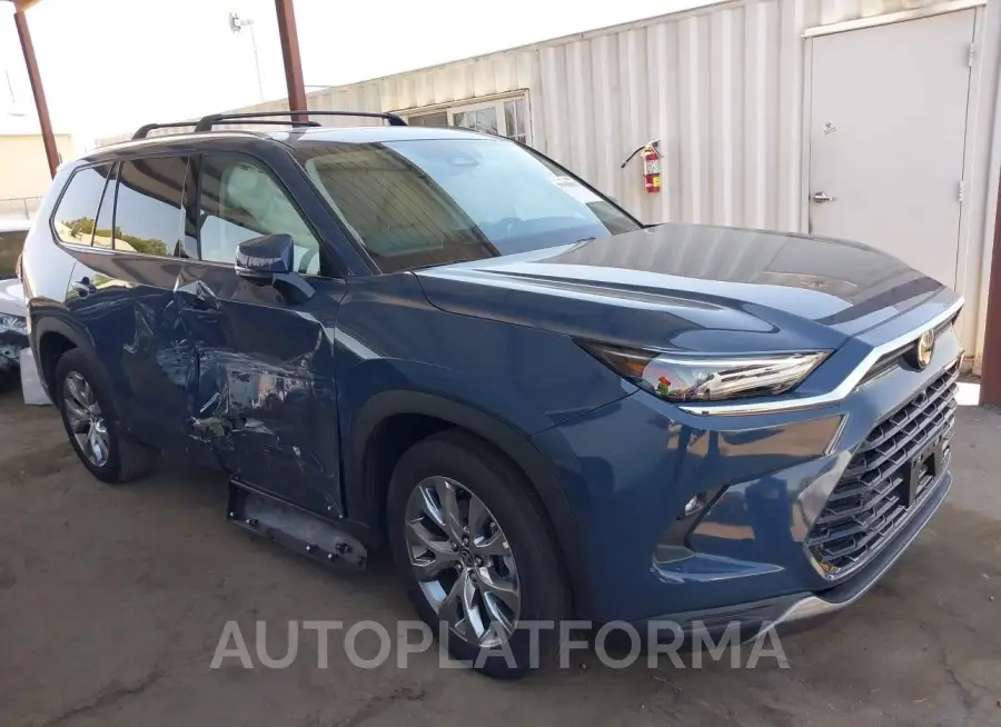 TOYOTA GRAND HIGHLANDER 2024 vin 5TDACAB50RS024609 from auto auction Iaai