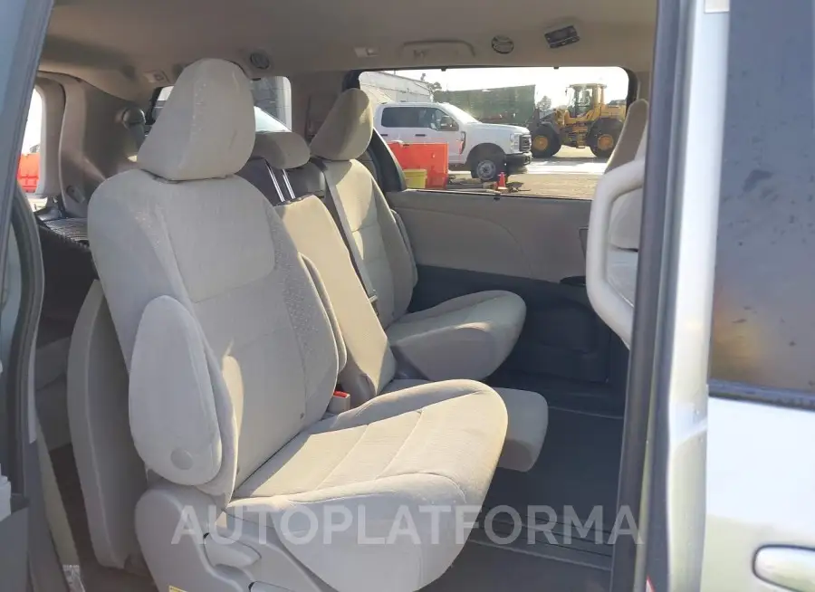 TOYOTA SIENNA 2019 vin 5TDKZ3DC7KS002235 from auto auction Iaai