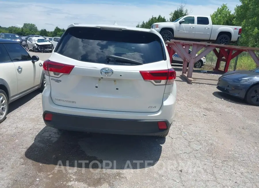 TOYOTA HIGHLANDER 2019 vin 5TDKZRFH0KS368680 from auto auction Iaai