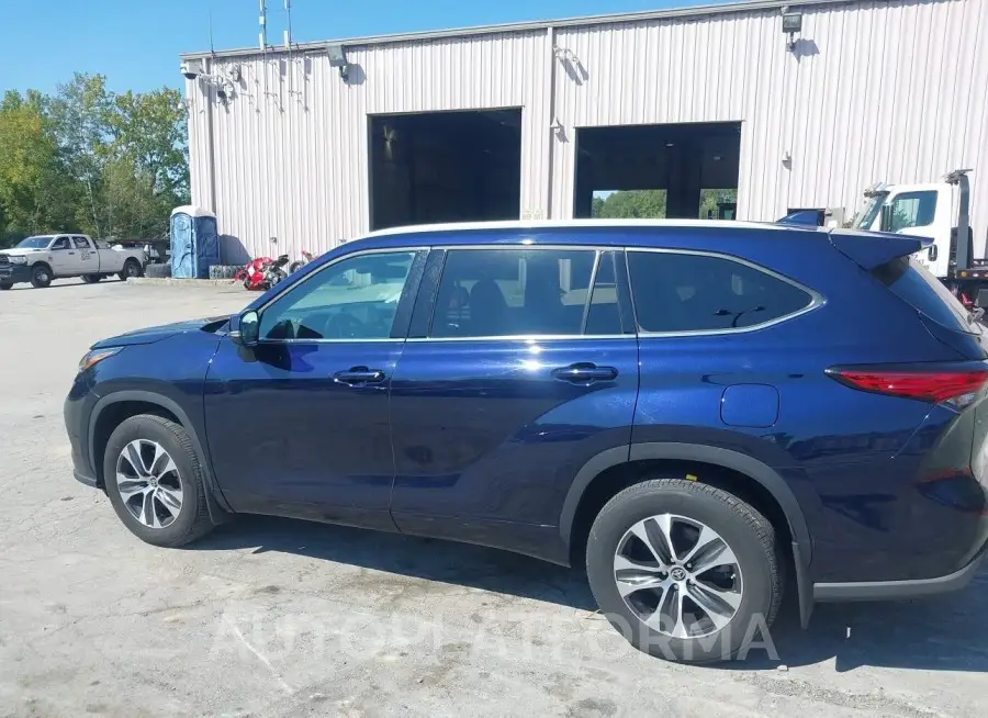 TOYOTA HIGHLANDER 2022 vin 5TDGZRBH5NS572200 from auto auction Iaai