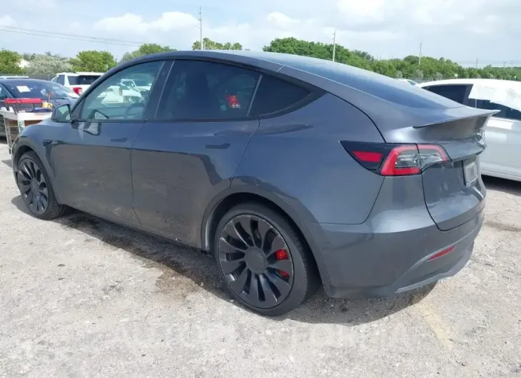 TESLA MODEL Y 2022 vin 7SAYGDEF7NF440747 from auto auction Iaai