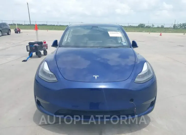 TESLA MODEL Y 2022 vin 7SAYGDEF7NF455779 from auto auction Iaai