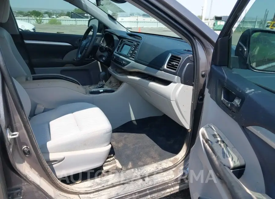 TOYOTA HIGHLANDER 2019 vin 5TDBZRFH5KS738604 from auto auction Iaai