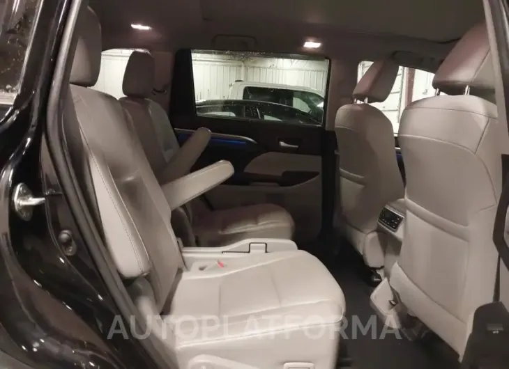 TOYOTA HIGHLANDER 2018 vin 5TDDZRFH2JS495728 from auto auction Iaai