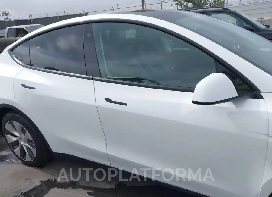 TESLA MODEL Y 2021 vin 5YJYGDEE6MF217795 from auto auction Iaai