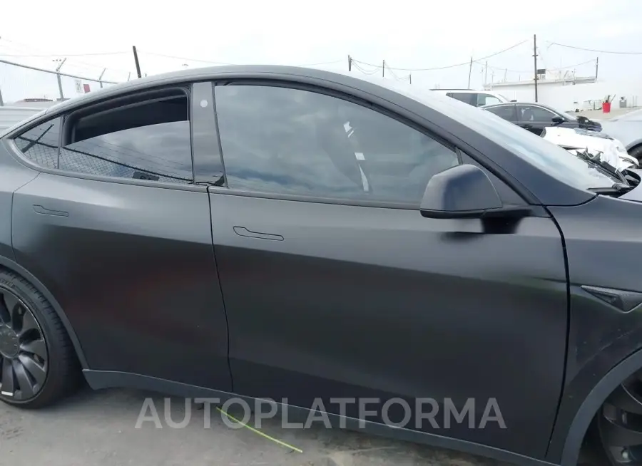 TESLA MODEL Y 2021 vin 5YJYGDEF1MF211721 from auto auction Iaai