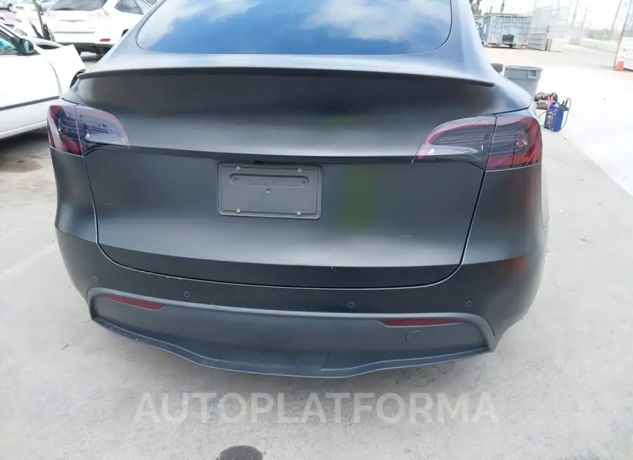 TESLA MODEL Y 2021 vin 5YJYGDEF1MF211721 from auto auction Iaai