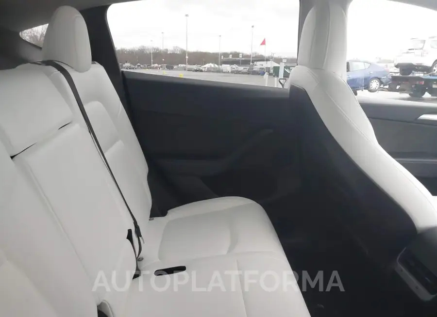 TESLA MODEL Y 2022 vin 7SAYGAEE8NF522413 from auto auction Iaai