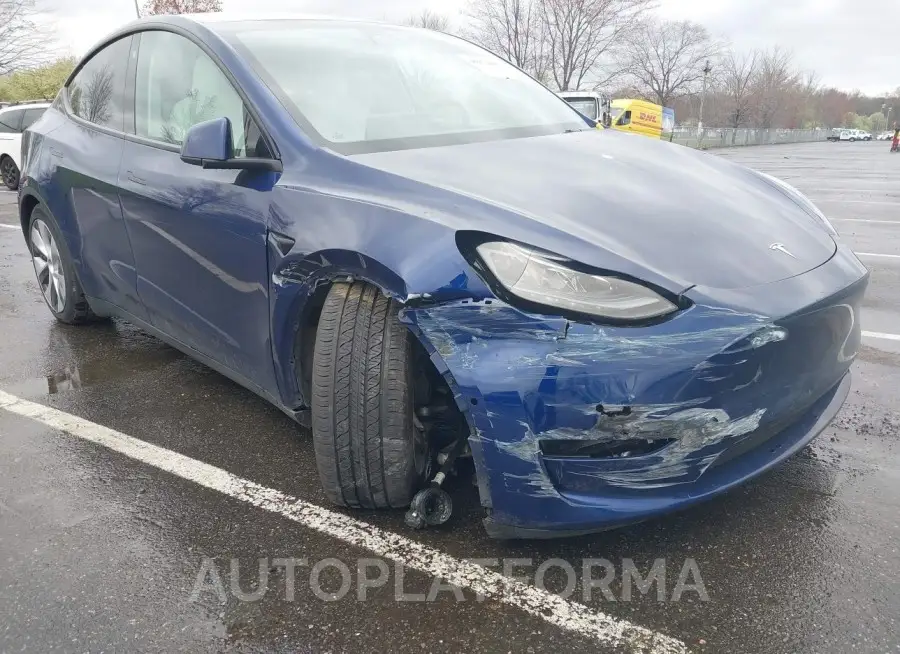 TESLA MODEL Y 2022 vin 7SAYGAEE8NF522413 from auto auction Iaai