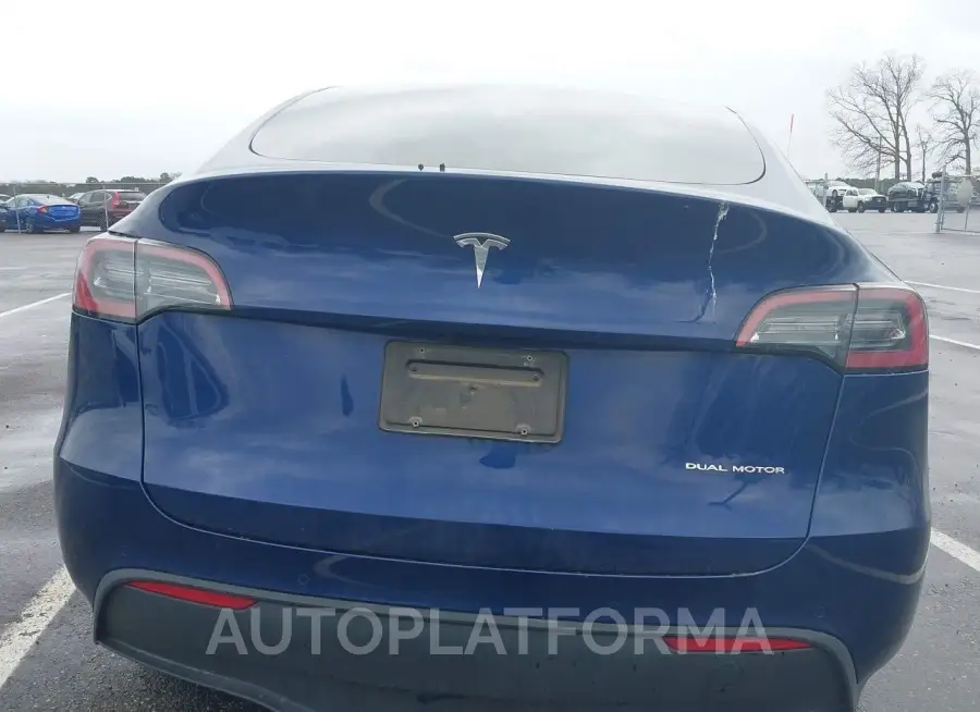 TESLA MODEL Y 2022 vin 7SAYGAEE8NF522413 from auto auction Iaai