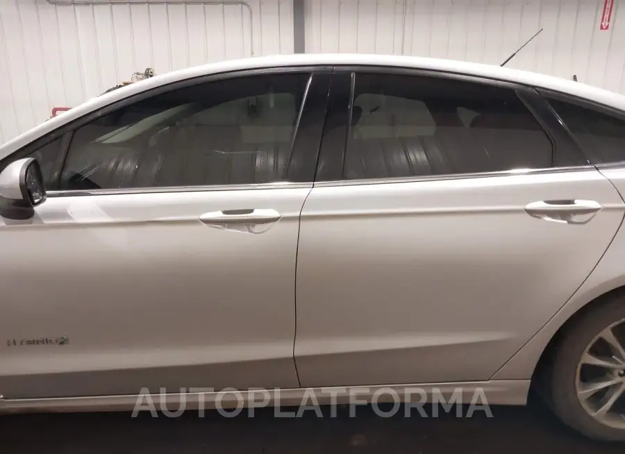 FORD FUSION HYBRID 2017 vin 3FA6P0LU2HR381355 from auto auction Iaai