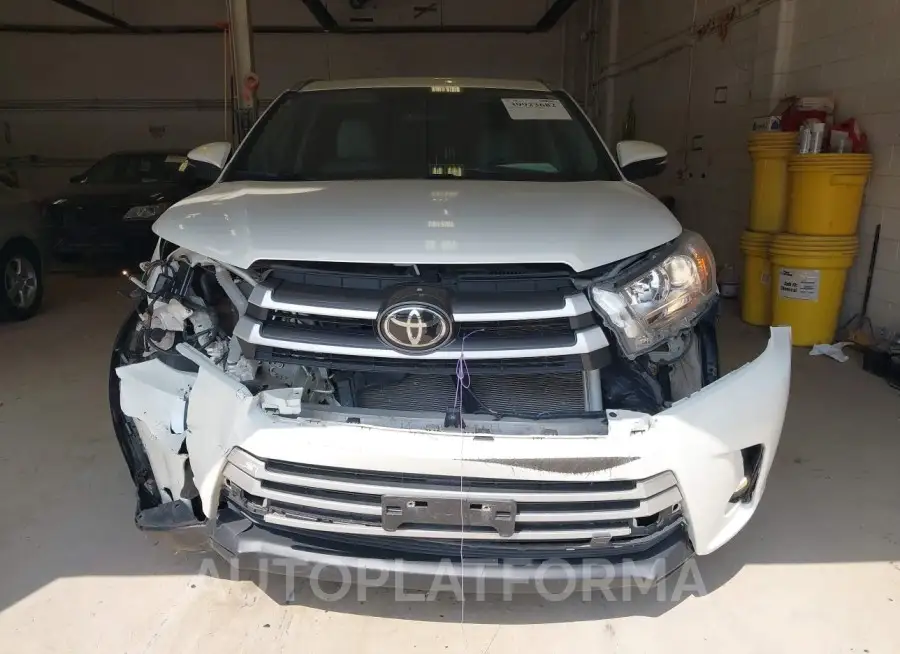 TOYOTA HIGHLANDER 2019 vin 5TDJZRFH7KS598356 from auto auction Iaai