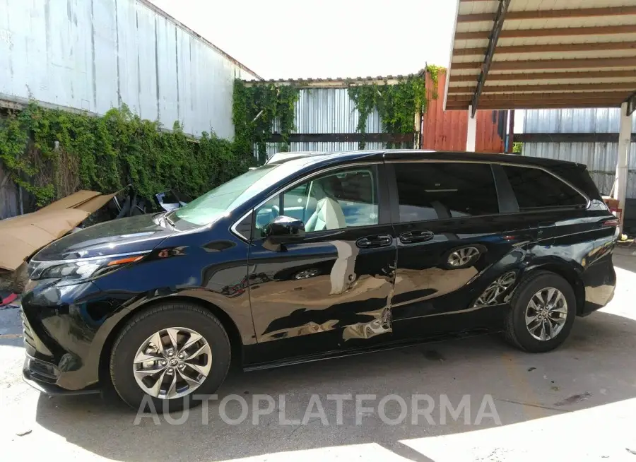 TOYOTA SIENNA 2024 vin 5TDKRKEC5RS181250 from auto auction Iaai