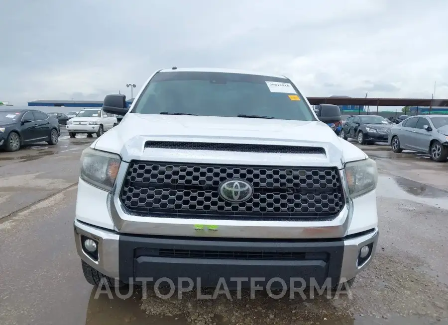 TOYOTA TUNDRA 2019 vin 5TFDW5F18KX850272 from auto auction Iaai