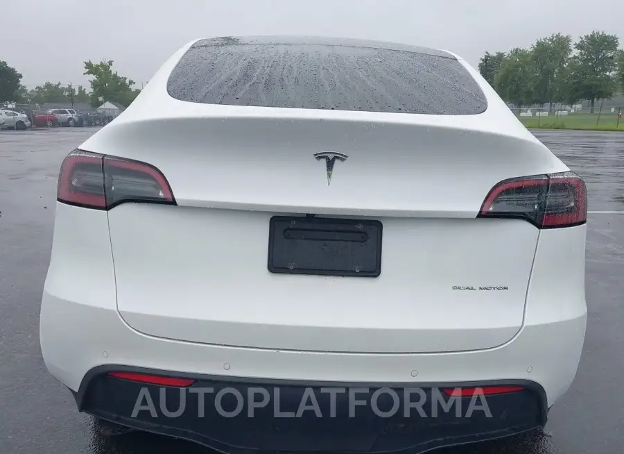 TESLA MODEL Y 2021 vin 5YJYGAEE3MF255466 from auto auction Iaai