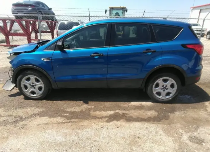 FORD ESCAPE 2019 vin 1FMCU0F73KUB59365 from auto auction Iaai