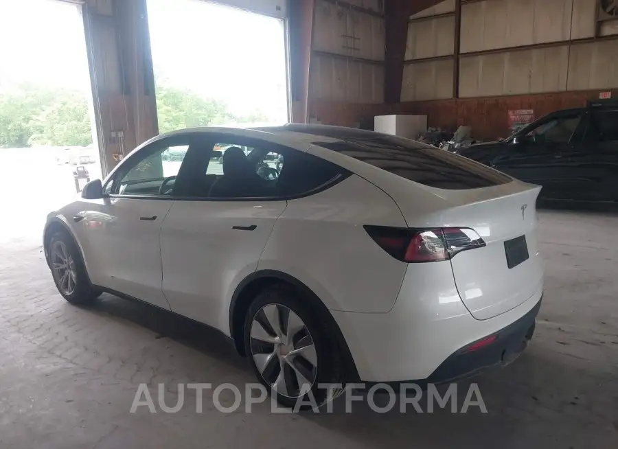 TESLA MODEL Y 2024 vin 7SAYGAEEXRF985739 from auto auction Iaai