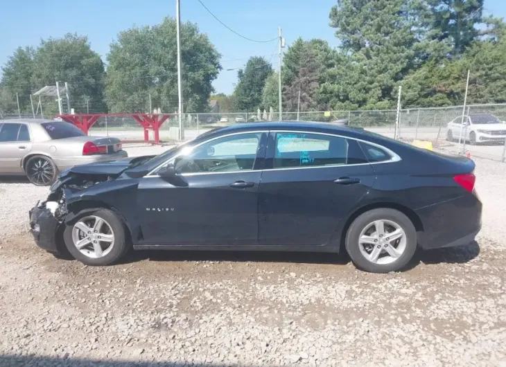 CHEVROLET MALIBU 2019 vin 1G1ZC5ST2KF210370 from auto auction Iaai