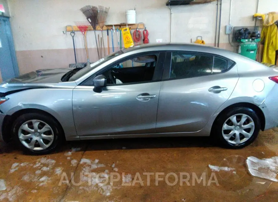 MAZDA MAZDA3 2015 vin JM1BM1T75F1234858 from auto auction Iaai