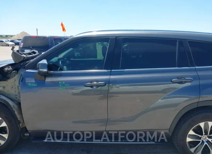 TOYOTA HIGHLANDER 2020 vin 5TDGZRBHXLS006577 from auto auction Iaai