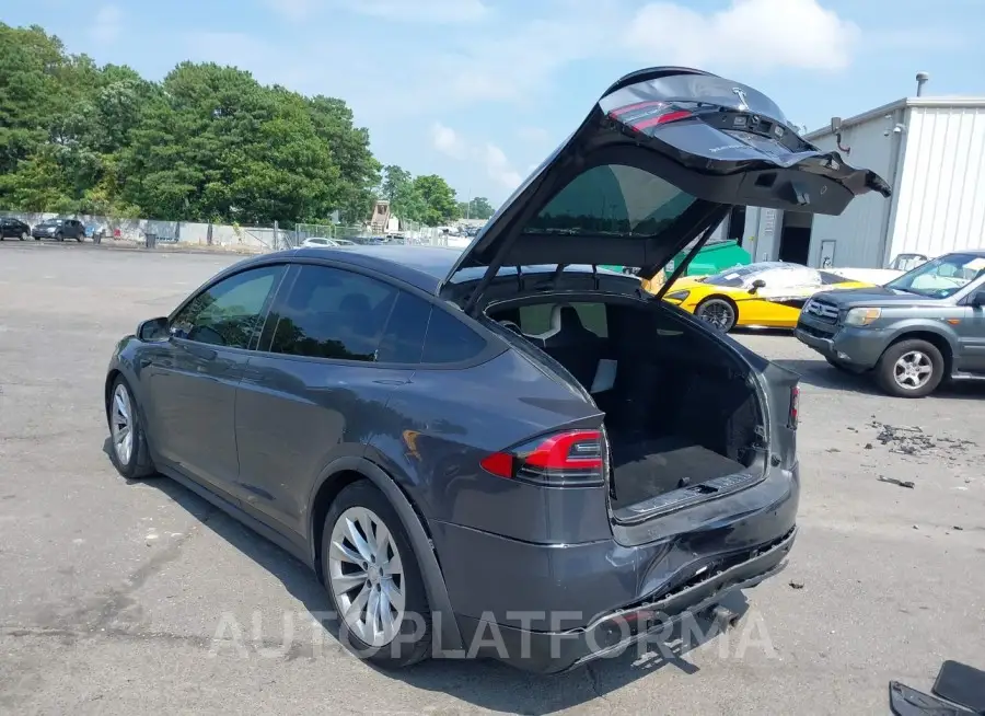 TESLA MODEL X 2017 vin 5YJXCDE2XHF054149 from auto auction Iaai