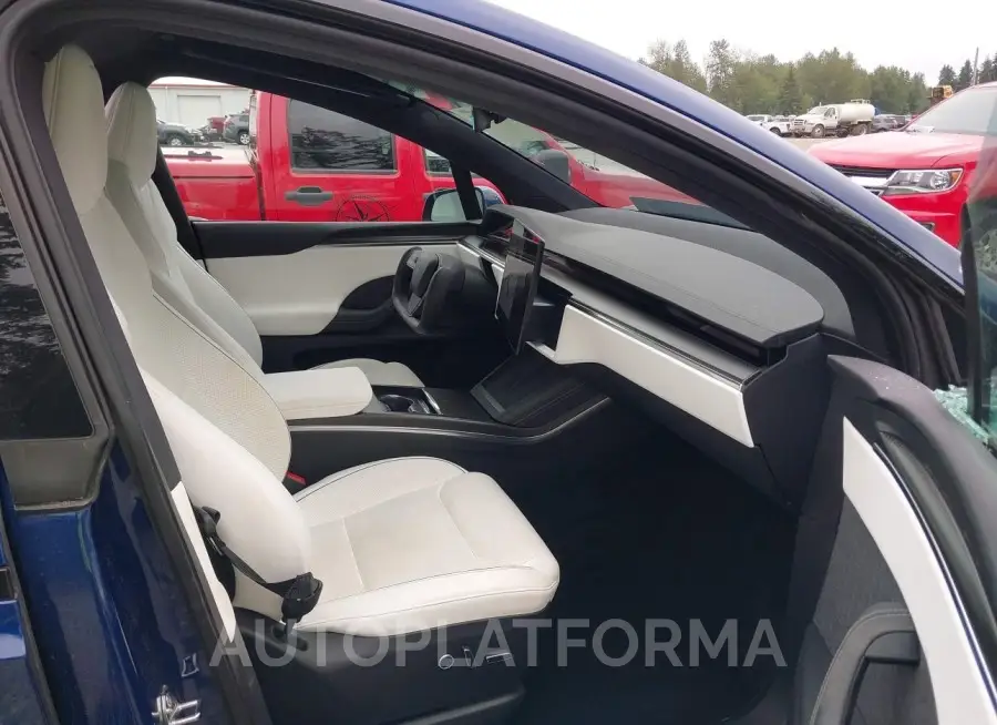 TESLA MODEL X 2022 vin 7SAXCBE64NF343565 from auto auction Iaai