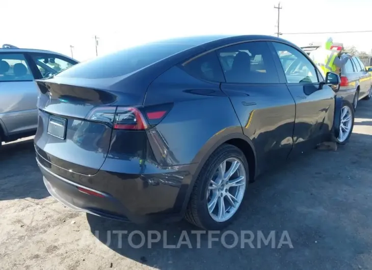 TESLA MODEL Y 2024 vin 7SAYGDED8RF084992 from auto auction Iaai