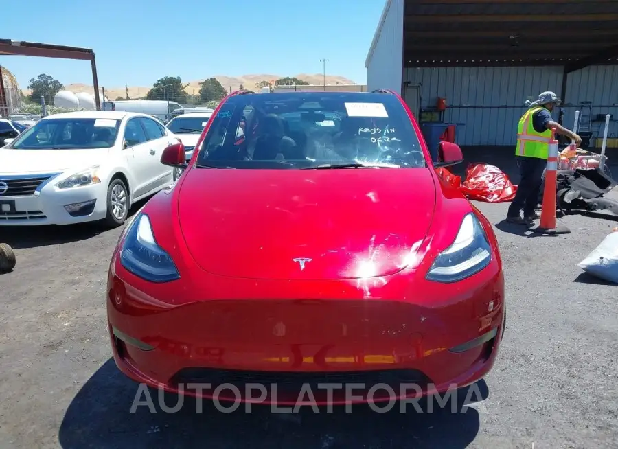 TESLA MODEL Y 2024 vin 7SAYGDEE1RF054483 from auto auction Iaai