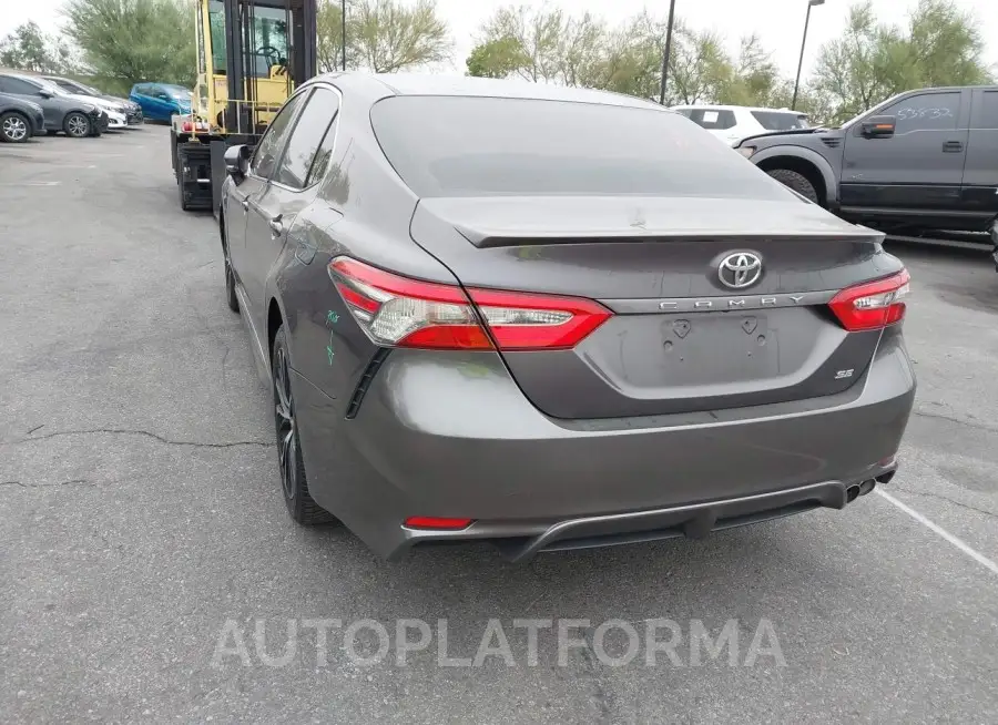 TOYOTA CAMRY 2018 vin 4T1B11HK1JU563274 from auto auction Iaai