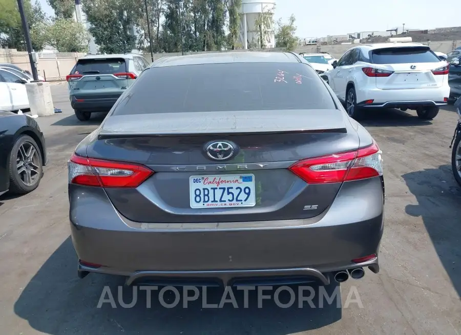 TOYOTA CAMRY 2018 vin 4T1B11HK1JU563274 from auto auction Iaai