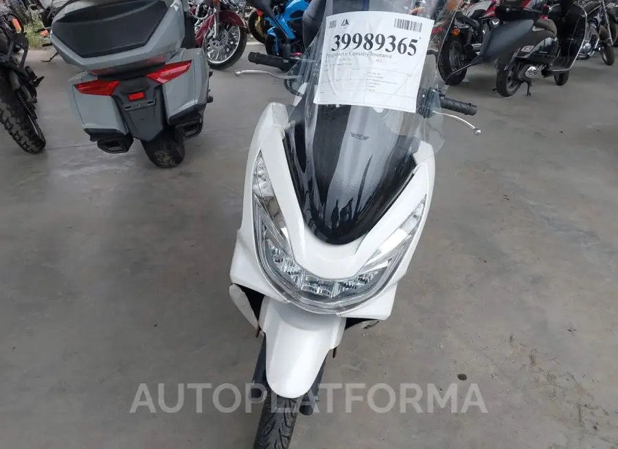 HONDA PCX 2017 vin RLHKF1809HY201040 from auto auction Iaai