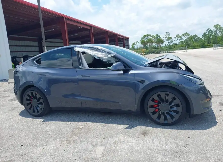 TESLA MODEL Y 2022 vin 7SAYGDEF2NF377699 from auto auction Iaai