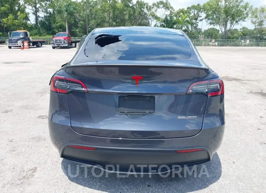 TESLA MODEL Y 2022 vin 7SAYGDEF2NF377699 from auto auction Iaai