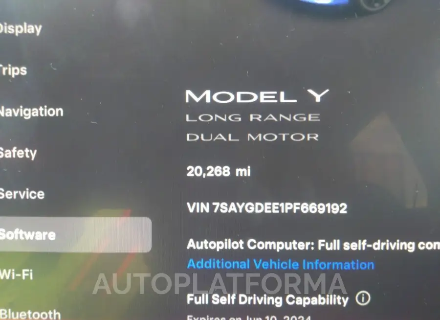 TESLA MODEL Y 2023 vin 7SAYGDEE1PF669192 from auto auction Iaai