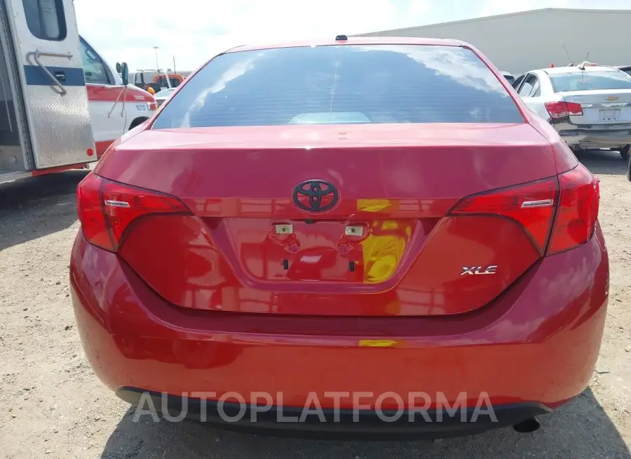 TOYOTA COROLLA 2018 vin 5YFBURHEXJP773633 from auto auction Iaai