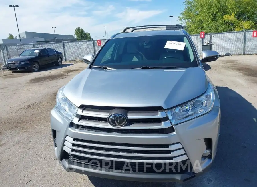 TOYOTA HIGHLANDER 2017 vin 5TDJZRFH2HS521211 from auto auction Iaai