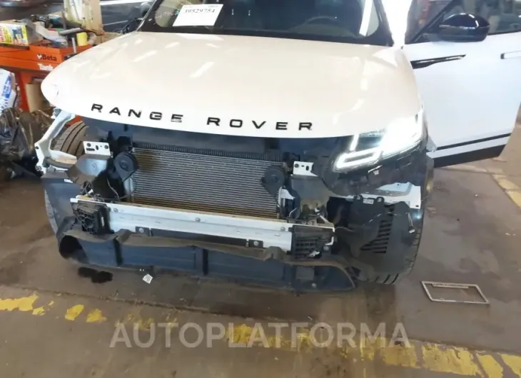 LAND ROVER RANGE ROVER VELAR 2019 vin SALYB2EN8KA783118 from auto auction Iaai