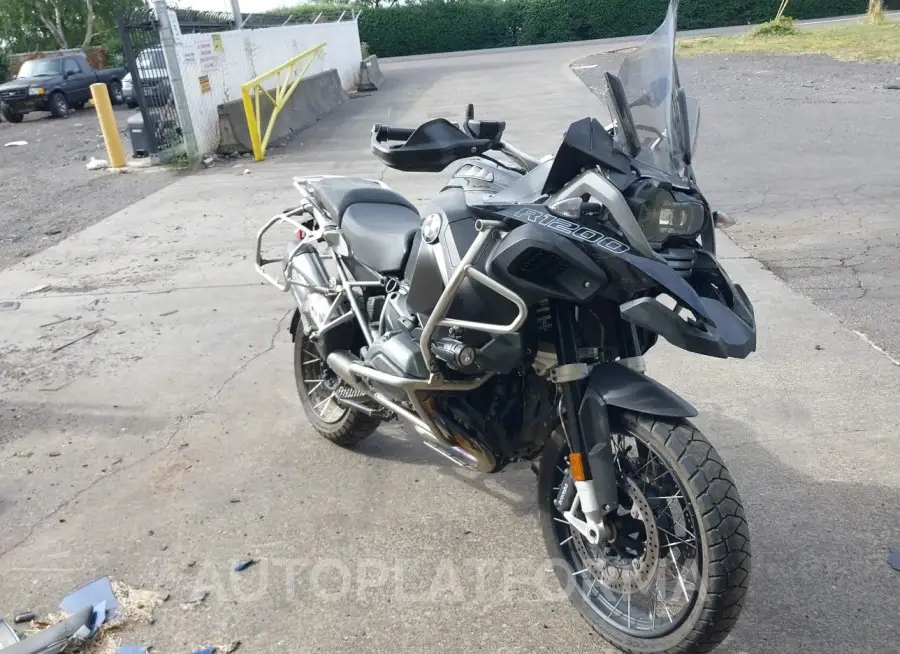 BMW R1200 2017 vin WB10A1204HZ898896 from auto auction Iaai