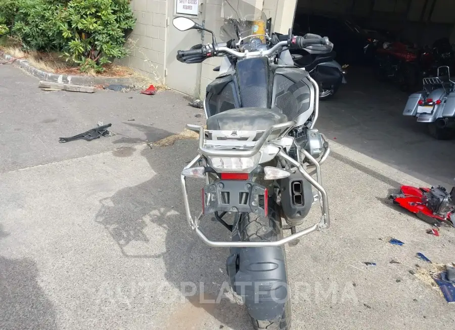 BMW R1200 2017 vin WB10A1204HZ898896 from auto auction Iaai