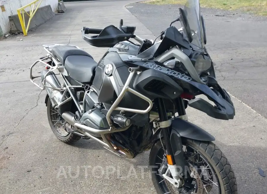 BMW R1200 2017 vin WB10A1204HZ898896 from auto auction Iaai