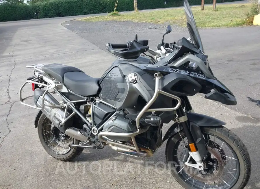 BMW R1200 2017 vin WB10A1204HZ898896 from auto auction Iaai