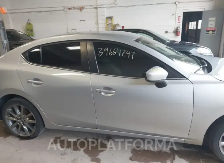 MAZDA MAZDA3 2018 vin 3MZBN1V34JM179836 from auto auction Iaai