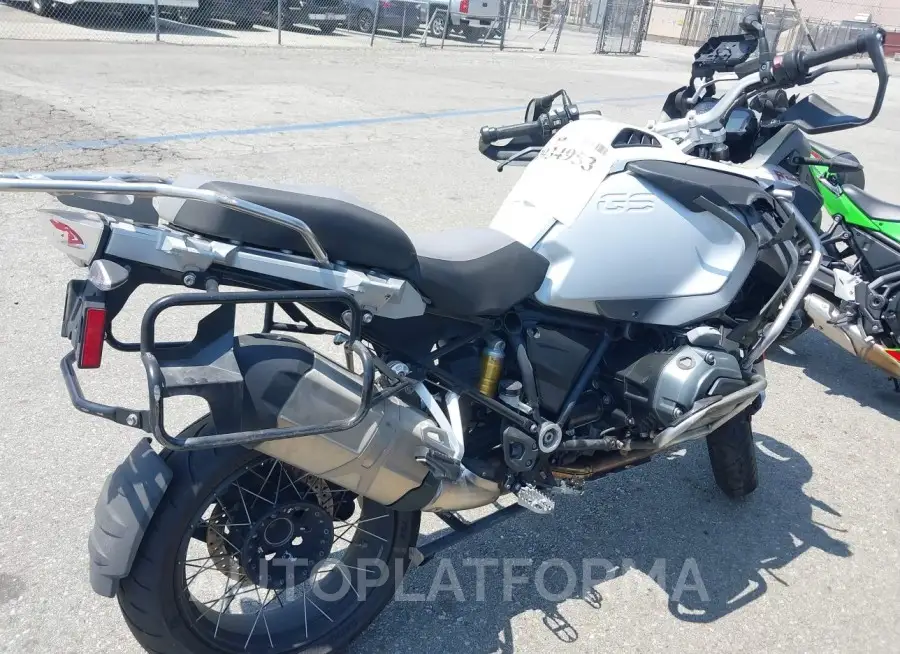 BMW R1200 2017 vin WB10A1208HZ898173 from auto auction Iaai