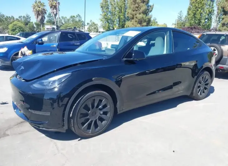 TESLA MODEL Y 2024 vin 7SAYGDED2RF085894 from auto auction Iaai