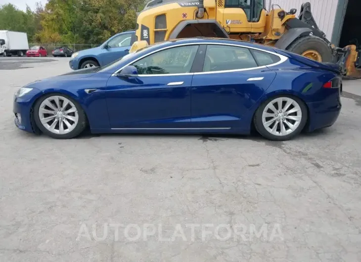 TESLA MODEL S 2017 vin 5YJSA1E26HF205566 from auto auction Iaai