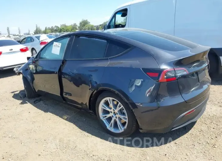 TESLA MODEL Y 2024 vin 7SAYGDEE8RA246903 from auto auction Iaai